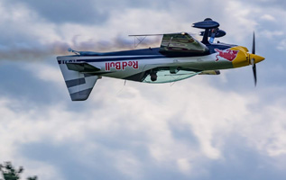 Martin Šonka – Extra 300 SR